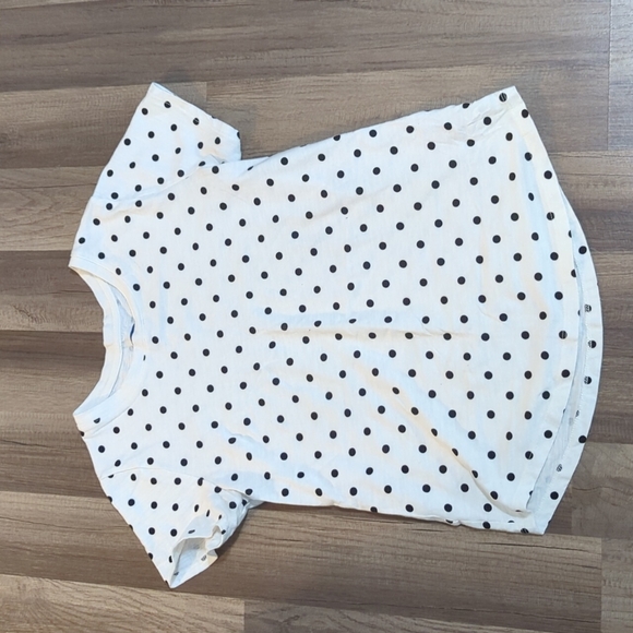 Old Navy Tops - Old Navy Black and White Polka Dot T-shirt
